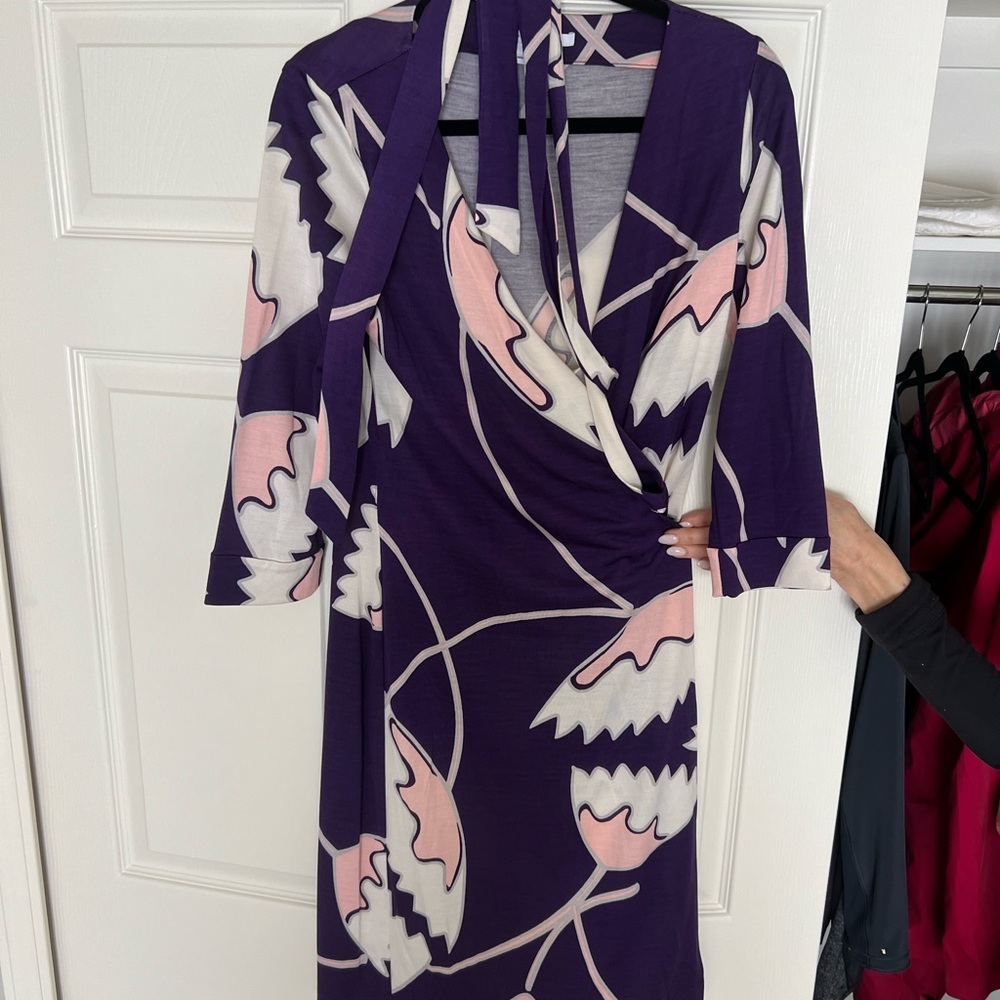 DVF dress. Wore 2-3 times. Size 8